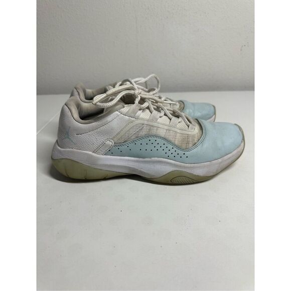 Nike Air Jordan 11 CMFT Womens Sportswear Shoes White DV2629-100 Size 8,5 - Picture 1 of 14